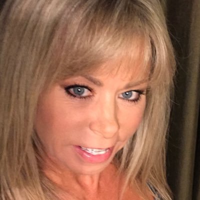 Profile Picture of Roberta Lovett (@robertalovett14) on Twitter