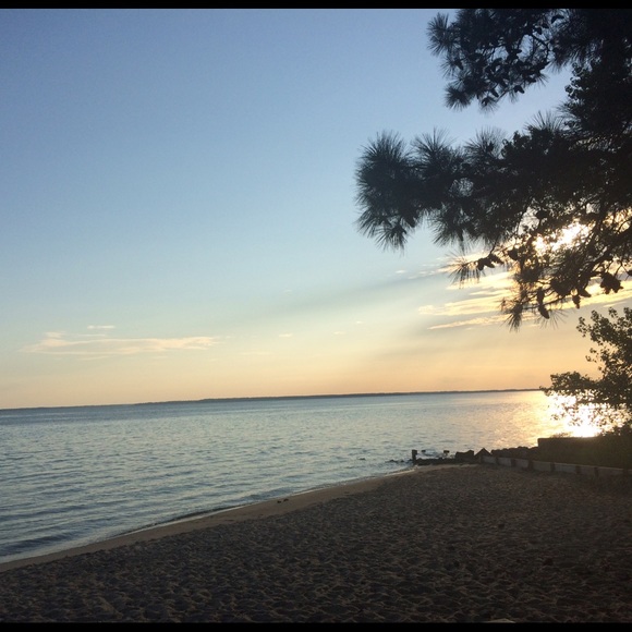 Profile Picture of Caroline Linane (@crlinane) on Poshmark