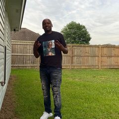 Profile Picture of june (@richardlipston4) on Tiktok
