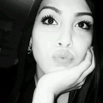 Profile Picture of Shanna Omeasoo (@ShannaCarmell) on Twitter