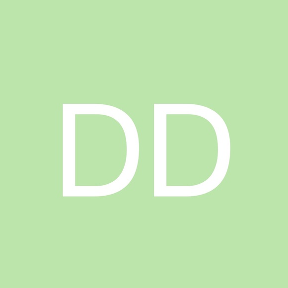 Profile Picture of Danielle Dawson (@d2dawson17) on Poshmark