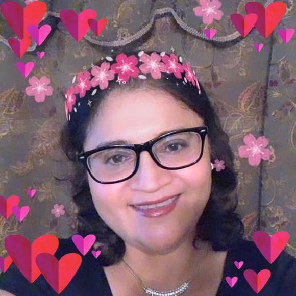 Profile Picture of Sara Feusier (@saraefeusier) on Poshmark