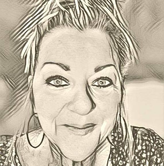 Profile Picture of Brenda bee Butcher (@beehappee811) on Poshmark
