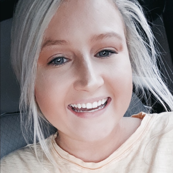 Profile Picture of Katelyn Harmon (@katelynharmon42) on Poshmark