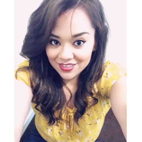 Profile Picture of Paulette Rivera (@polrivera93) on Poshmark