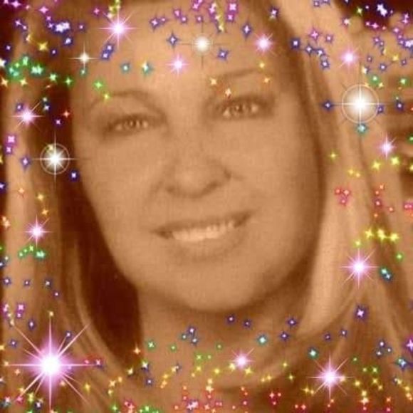 Profile Picture of Debra Long (@glory1957) on Poshmark