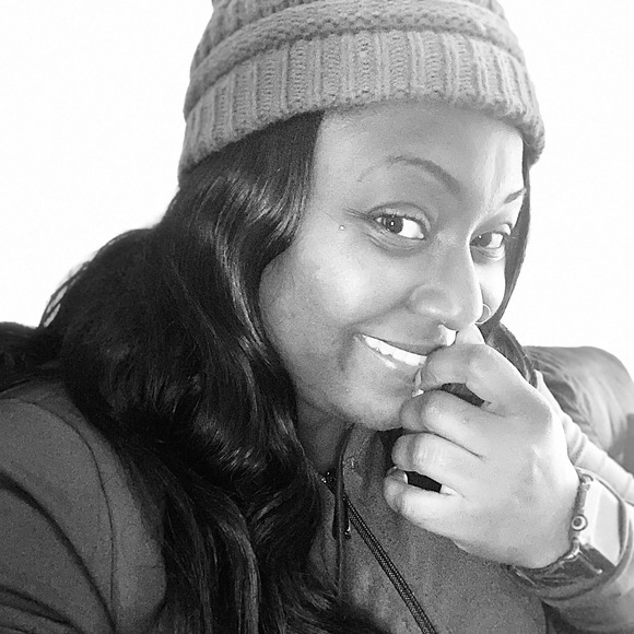 Profile Picture of Sheena Moore (@snmoore99) on Poshmark