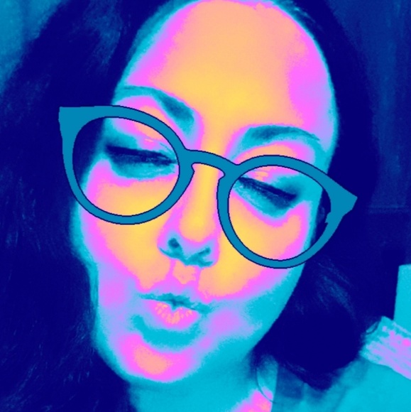 Profile Picture of Marijke Dekker (@mishiraymond) on Poshmark