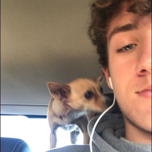 Profile Picture of Isaac Peterson (@21isaac21) on Poshmark