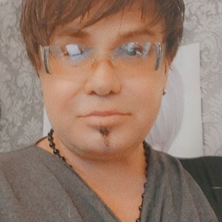 Profile Picture of Far Noush (@re.farnuosh) on Facebook