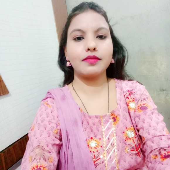 Profile Picture of Poonam Lal (@poonamshj321) on Poshmark