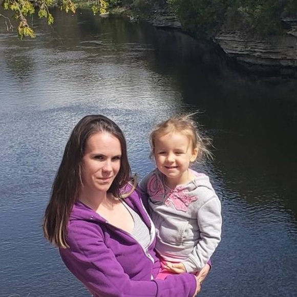 Profile Picture of Beth Perrin (@puppydandy) on Poshmark