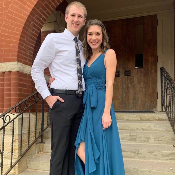 Ellie Conzett - Poshmark Profile Picture of Ellie Conzett (@emconz129) on Poshmark