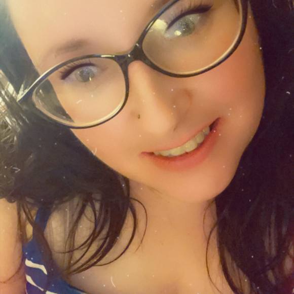 Profile Picture of Leah Mckay michaels (@aggurl1984) on Poshmark