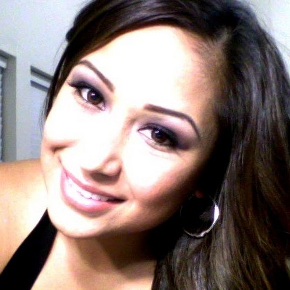 Profile Picture of Carmen Asebedo (@clasebedo14) on Poshmark