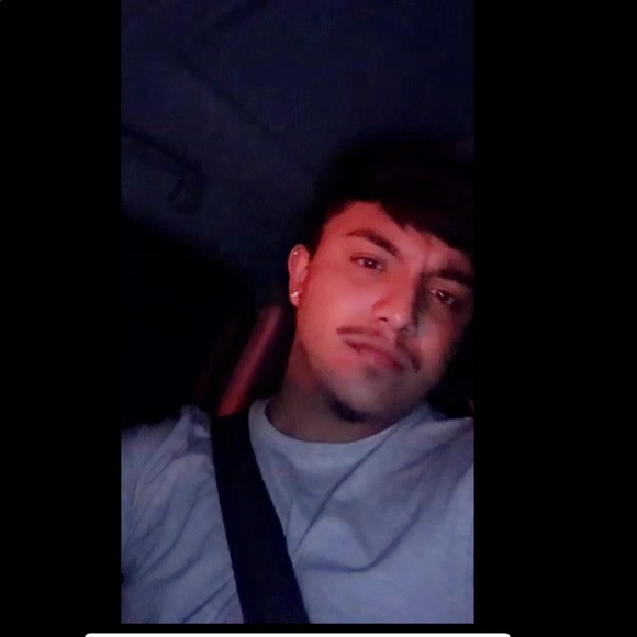 Franklin Tomero - Poshmark Profile Picture of Franklin Tomero (@frankieer1) on Poshmark