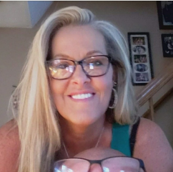 Profile Picture of Sharon Sammons (@sharon_sammons) on Poshmark