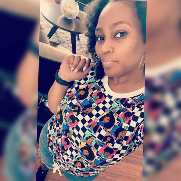 Profile Picture of Tiffani Evette (@tiffani_evette) on Poshmark