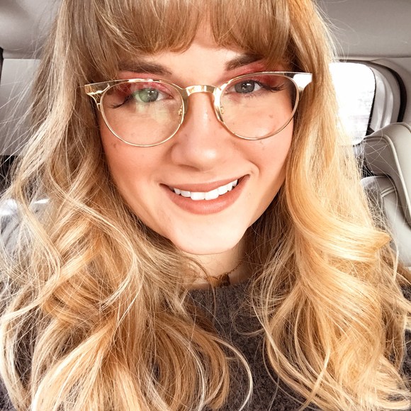Profile Picture of Lynne Castleberry (@haileyberry117) on Poshmark