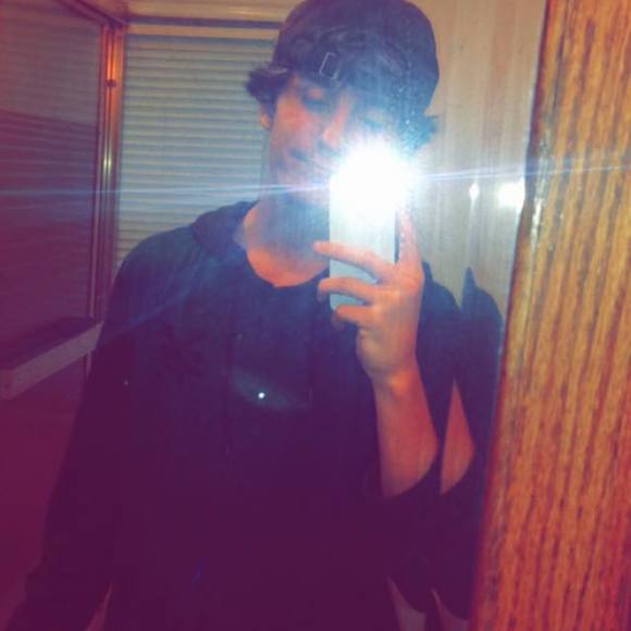 Profile Picture of Ben Mettert (@benmettert) on Poshmark