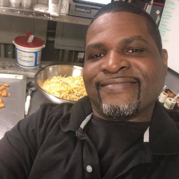 Profile Picture of John Richardson (@johnchef936) on Poshmark