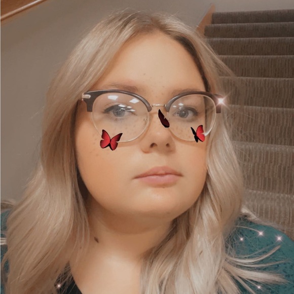 Profile Picture of Autymn Delsman (@autymn07) on Poshmark