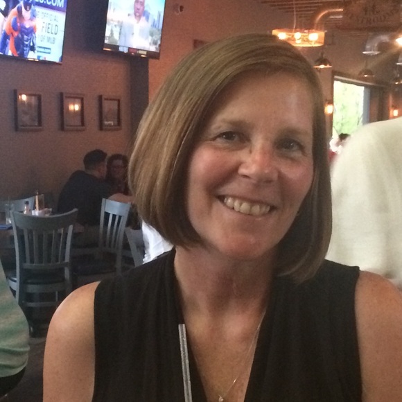 Profile Picture of Susan Odonnell (@susan_odonnell) on Poshmark