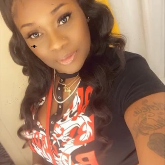 Shannon Mattress - Poshmark Profile Picture of Shannon Mattress (@lovegirlshan) on Poshmark