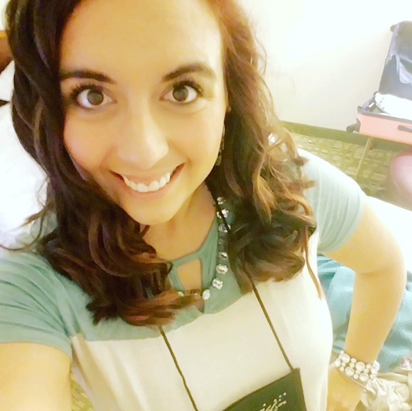 Profile Picture of Brittiny Whitbeck (@brittwhitbeck) on Poshmark