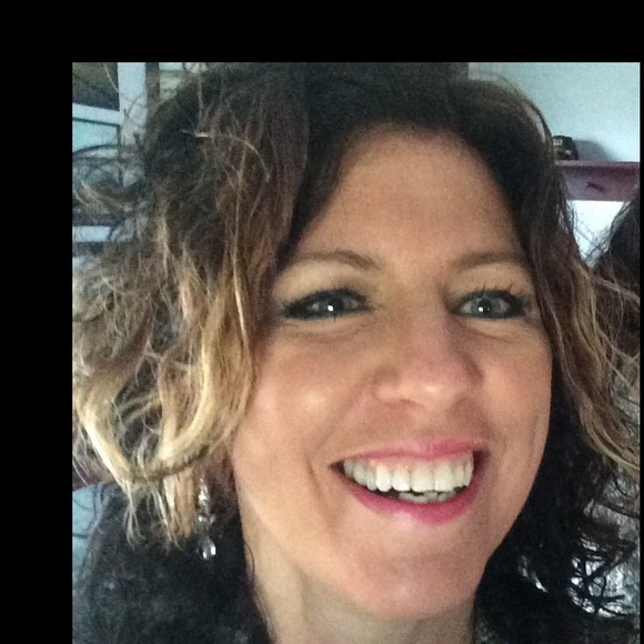 Profile Picture of Diane Sheaffer (@sheaffmom5) on Poshmark