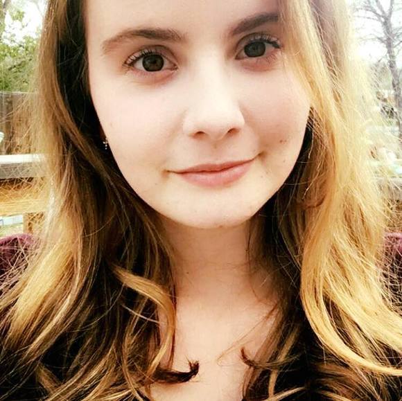 Cassie Sardina - Poshmark Profile Picture of Cassie Sardina (@cassiesardina) on Poshmark