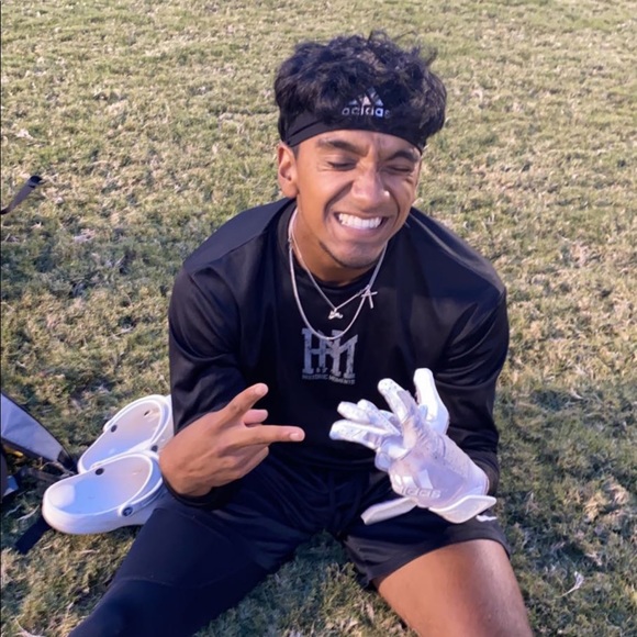 Luke Martinez - Poshmark Profile Picture of Luke Martinez (@lukemtz24) on Poshmark