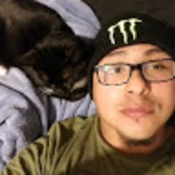 Odilon Flores - Poshmark Profile Picture of Odilon Flores (@nissan240drifts) on Poshmark