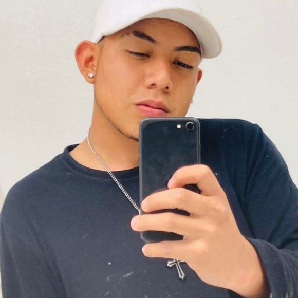 Profile Picture of Morales Morales (@moralesmoral177) on Poshmark