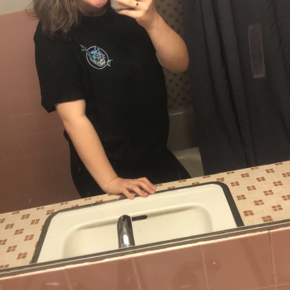 Profile Picture of Serena Attoni (@serenaattoni) on Poshmark