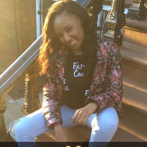 Profile Picture of Rebecca Suber (@becklinn) on Poshmark