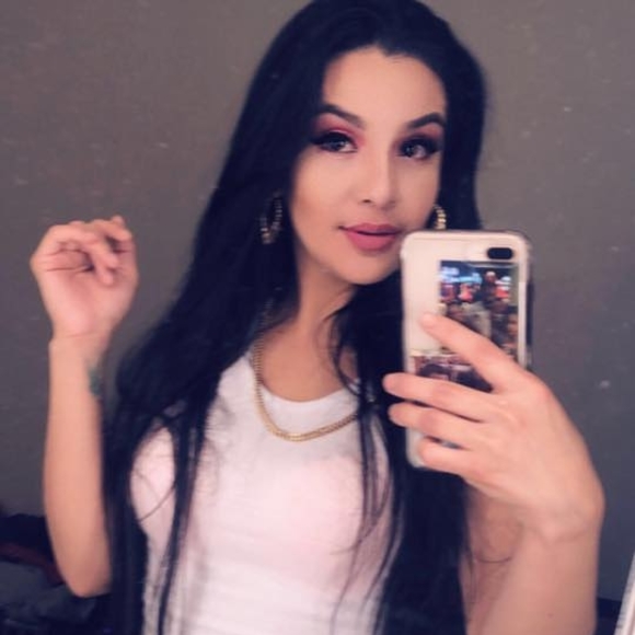 Profile Picture of Alexis Vega (@alexisvega376) on Poshmark