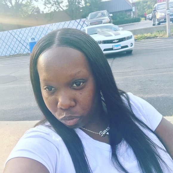 Profile Picture of Akia Mitchell (@akia_mitchell) on Poshmark