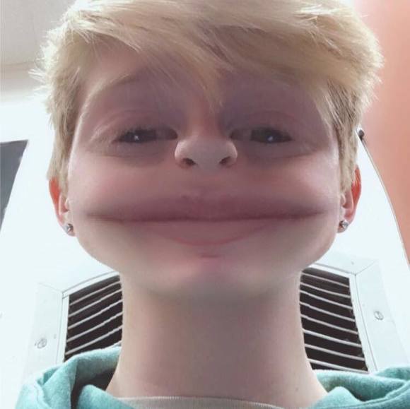 Profile Picture of Esiason Bartle (@boomer2003) on Poshmark