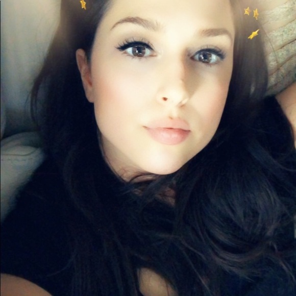 Profile Picture of Anna Tibesar (@annatibesar) on Poshmark