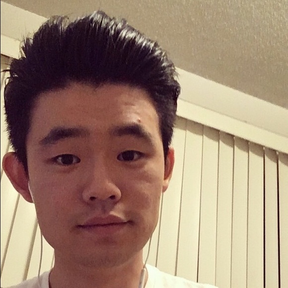 Profile Picture of John Choi (@jinyung2) on Poshmark