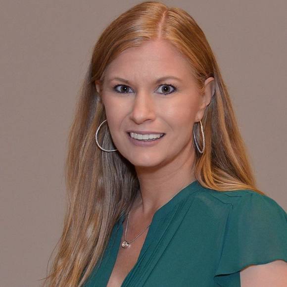 Profile Picture of Rebecca Schilling (@raschilling1) on Poshmark