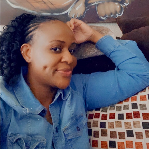 Profile Picture of Zebia Nakiwala (@zebianakiwala) on Poshmark
