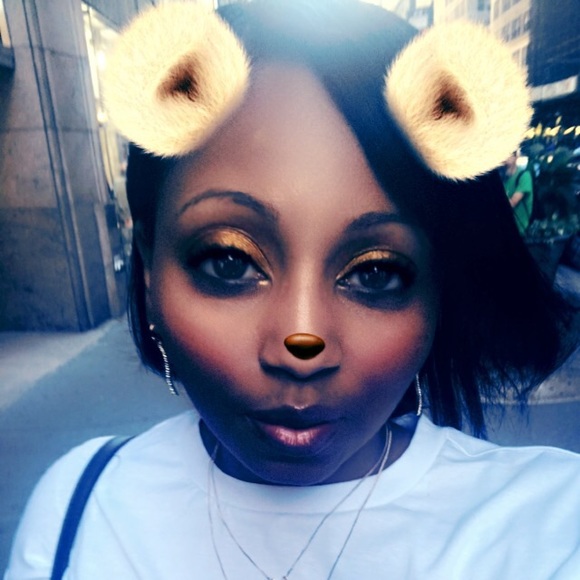 Profile Picture of Satin Rickenbacker (@satin1036) on Poshmark