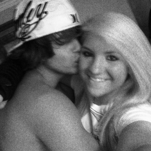 Profile Picture of Crystal Broom (@abercrombiebaby25) on Myspace