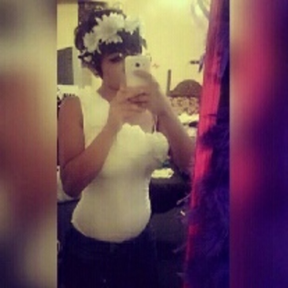 Profile Picture of Ruby Salinas (@ruby_salinas) on Poshmark