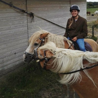 Profile Picture of Sylvia Visser (@Sylviav98) on Twitter