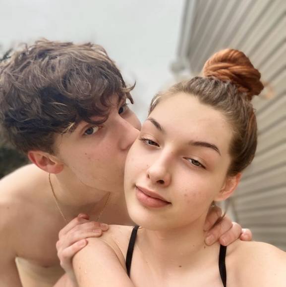 Profile Picture of Savannah Kimbrell (@savannah_kkk) on Poshmark