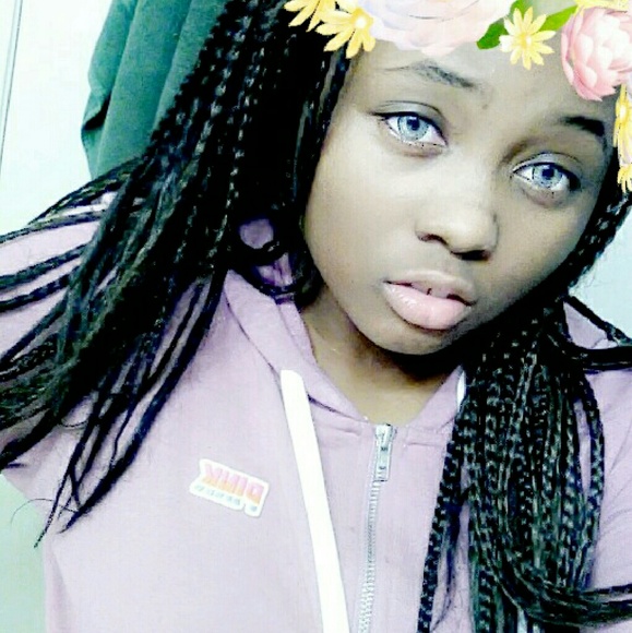 Profile Picture of Violet Star (@allmightylegend) on Poshmark