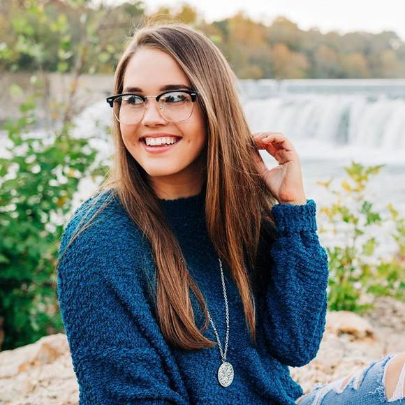 Profile Picture of Mattea Hodge (@hodgemat) on Poshmark